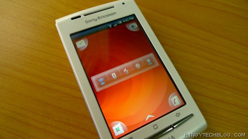 Sony Ericsson Xperia X8 one widget per screen