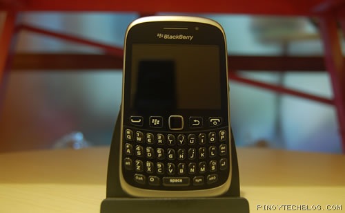 BlackBerry Curve 9320 01