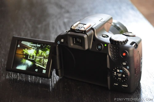 Canon PowerShot SX50 HS gives you a super-duper 50x optical zoom