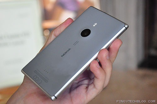 Nokia-Lumia-925-back