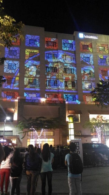 Epson Spectacular Christmas Celebration 3D Projection Mapping Show (1)