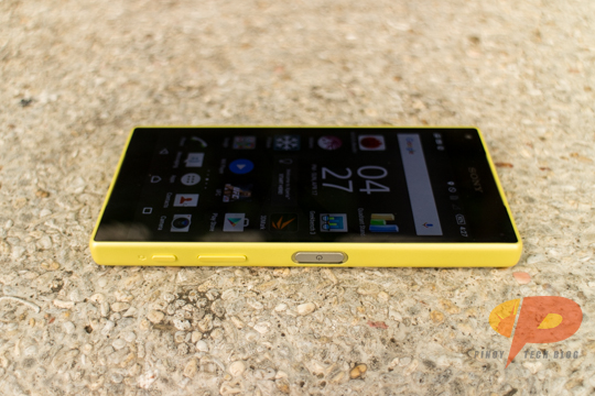 Sony Xperia Z5 Compact Sides