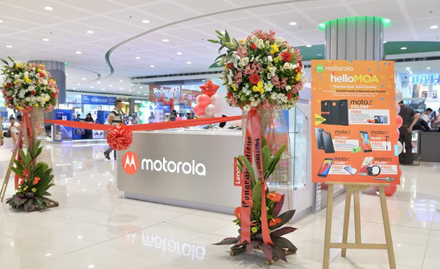 New Motorola kiosk in SM MOA